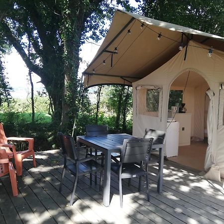 Hebergements Camping "Les Pieds Dans L'Eau" Крозон Екстериор снимка