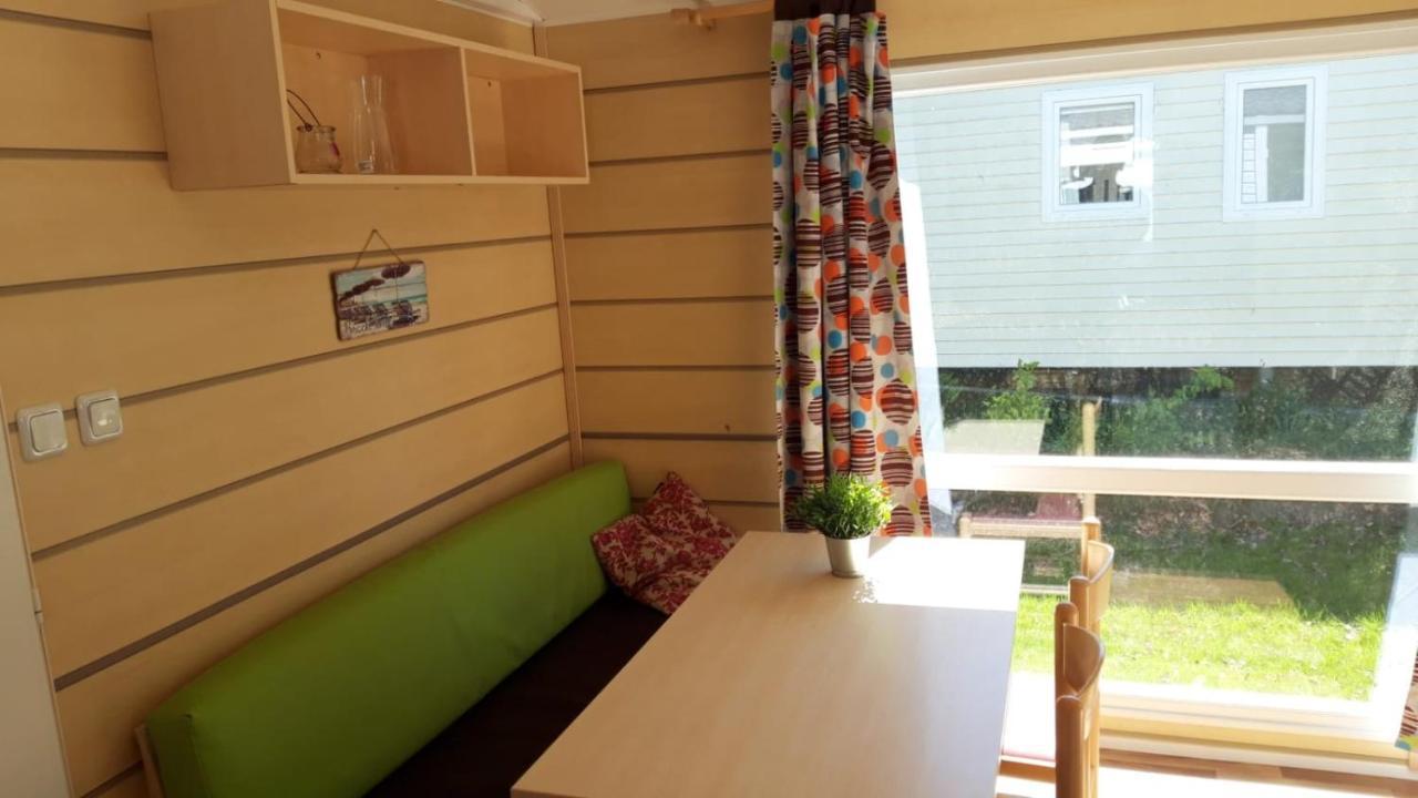 Hebergements Camping "Les Pieds Dans L'Eau" Крозон Екстериор снимка