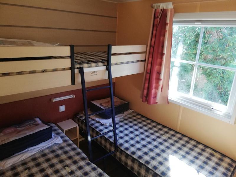 Hebergements Camping "Les Pieds Dans L'Eau" Крозон Екстериор снимка