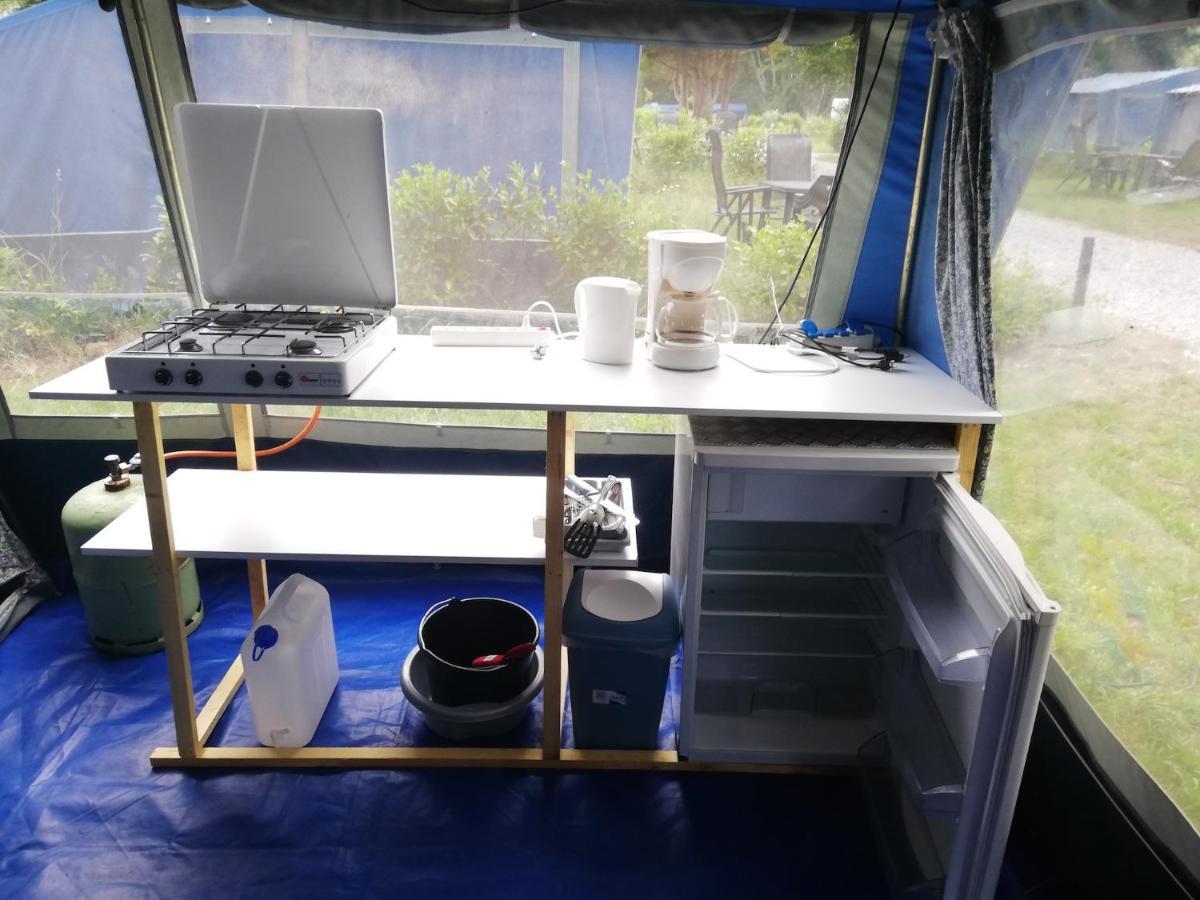 Hebergements Camping "Les Pieds Dans L'Eau" Крозон Екстериор снимка
