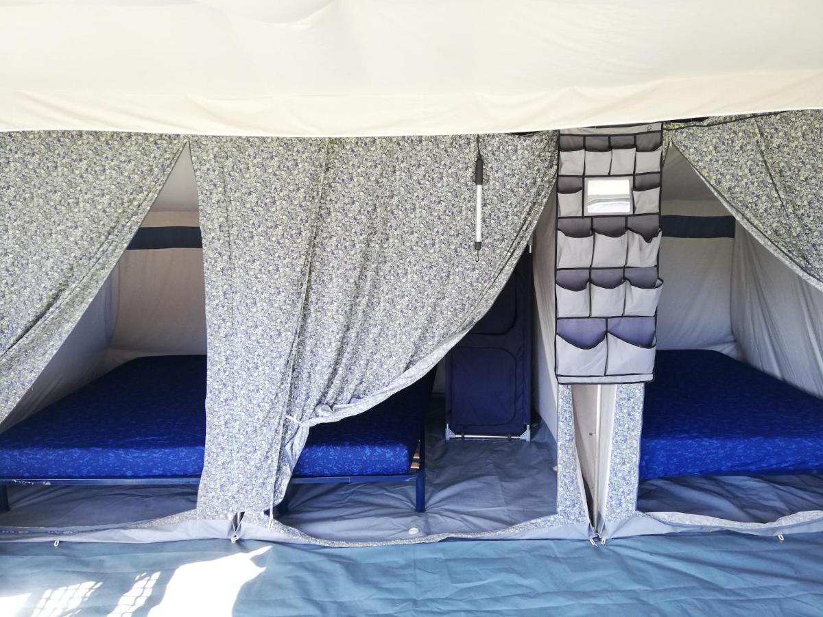 Hebergements Camping "Les Pieds Dans L'Eau" Крозон Екстериор снимка