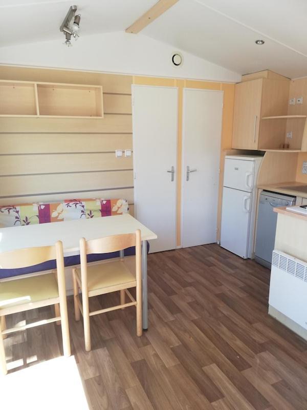Hebergements Camping "Les Pieds Dans L'Eau" Крозон Екстериор снимка