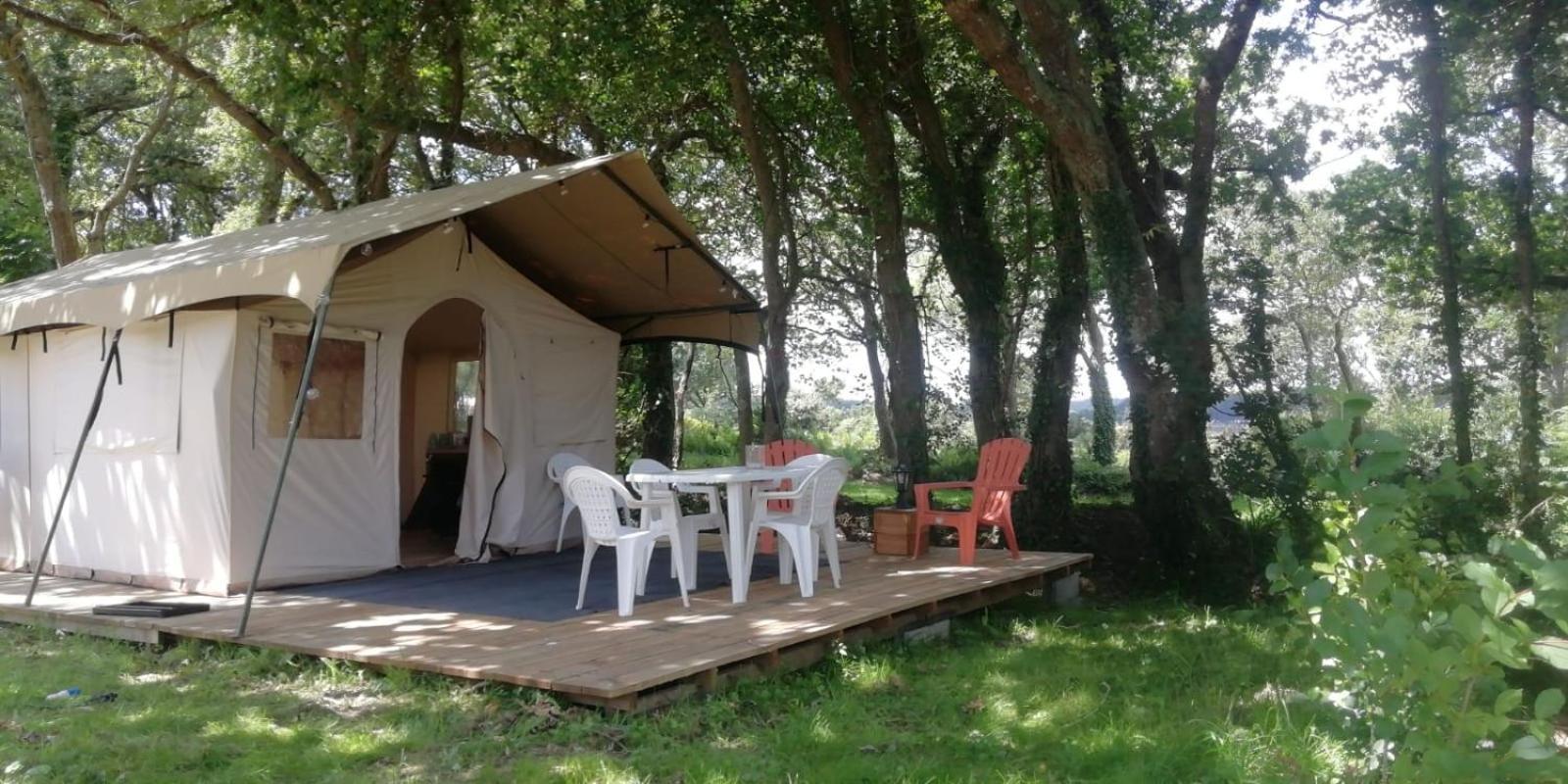 Hebergements Camping "Les Pieds Dans L'Eau" Крозон Екстериор снимка